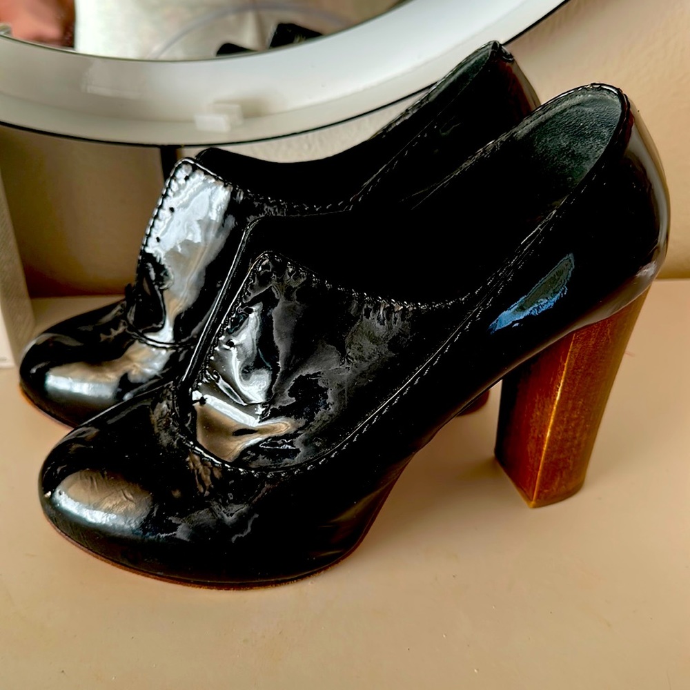 Chloe patent leather Oxford heel